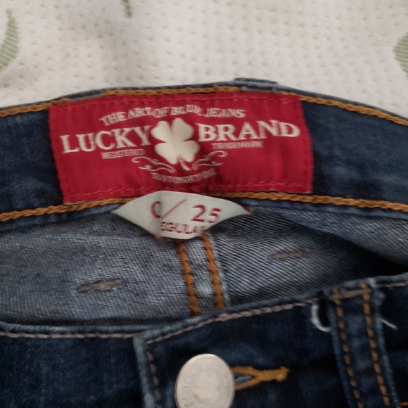 2 pairs of Lucky brand jeans, 0/25 Charlie skinny - Picture 8 of 9